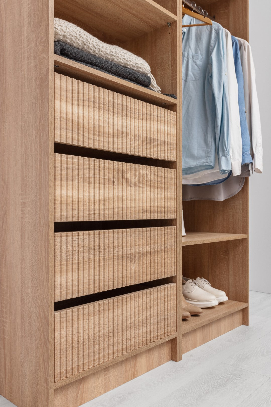 MALMO THREE SHELF/FOUR DRAWER WALK IN WARDROBE - FLUTED - NATURAL OAK