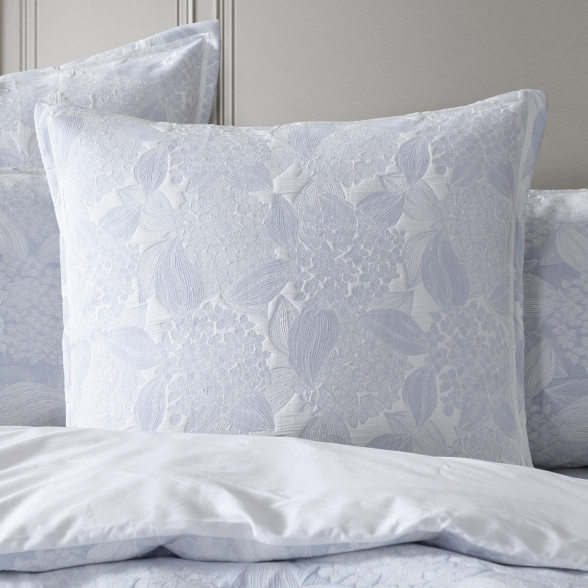 Private Collection Hydrangea Chambray Quilt Cover Set Polyester Cotton Yarn Dyed Jacquard Queen