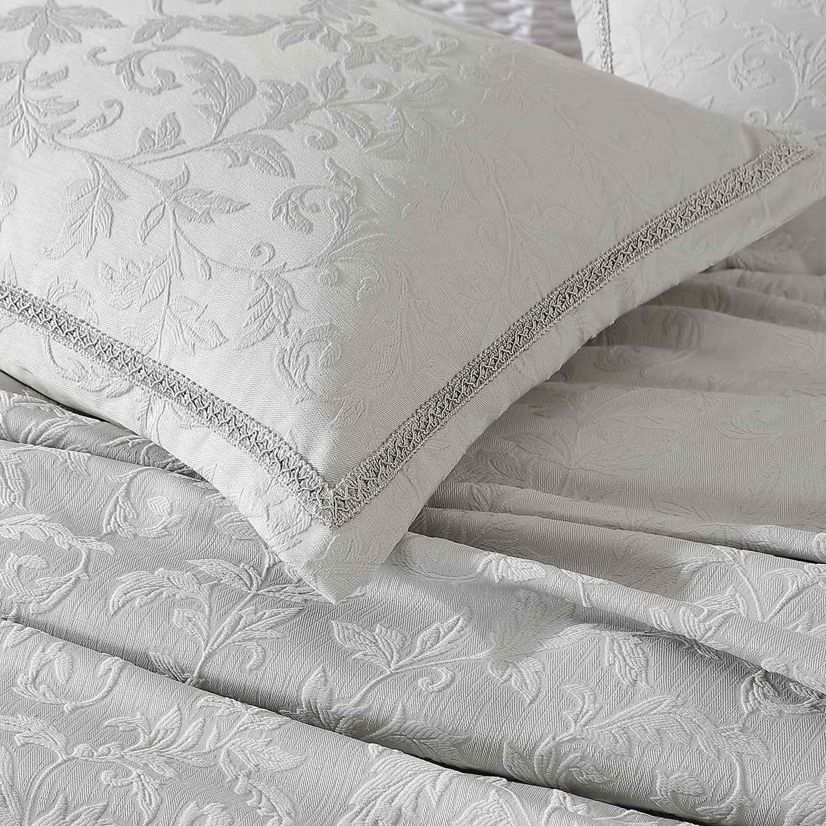 Private Collection Valentina Cloud Jacquard Quilt Cover Set King