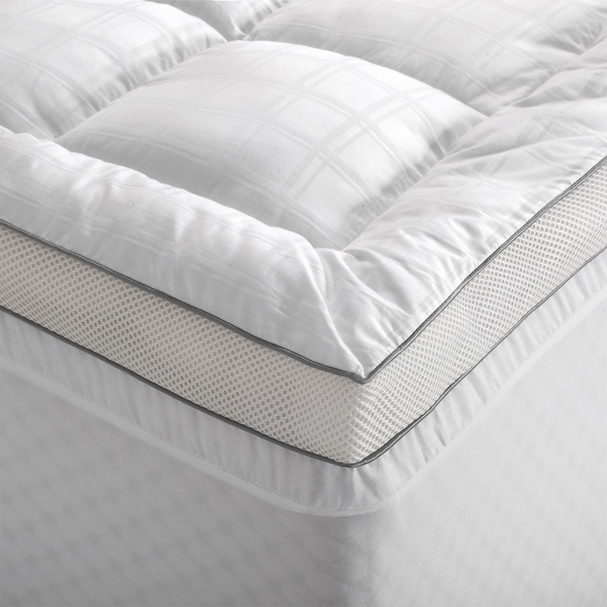 Accessorize Deluxe Hotel Mattress Topper Super King